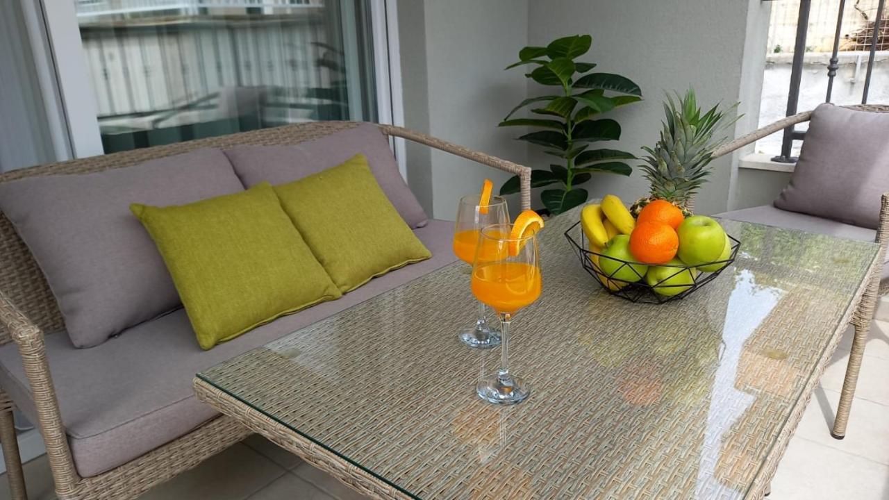 Lux Apartman Antonija Макарска Экстерьер фото